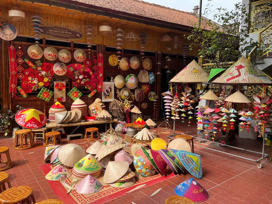 Traditional Conical Hats Chuong Village — Chuong Conical Hat Village