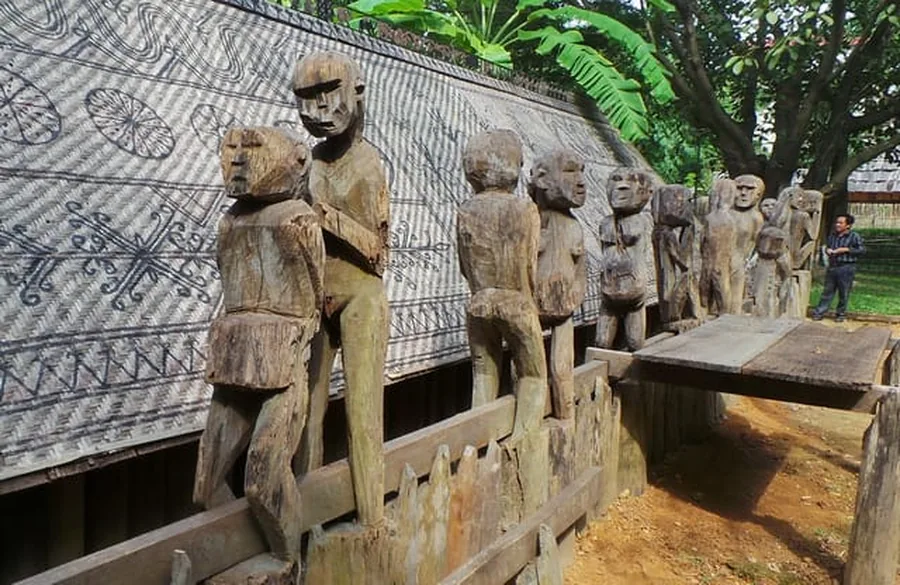 Vietnam Museum Of Ethnology Traditional House — Vietnam Museum of Ethnology